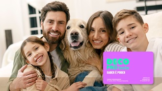 Números com símbolos de percentagem brancos em cima de um fundo amarelo sobre os descontos com o Cartão DECO+